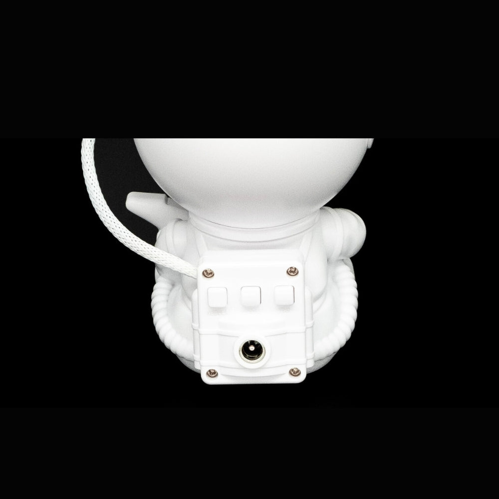 zoom on control buttons of the astronaut galaxy projetor 360 white star